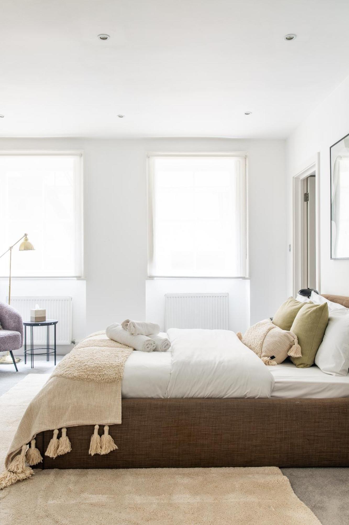 3 Bed- London- Private Garden