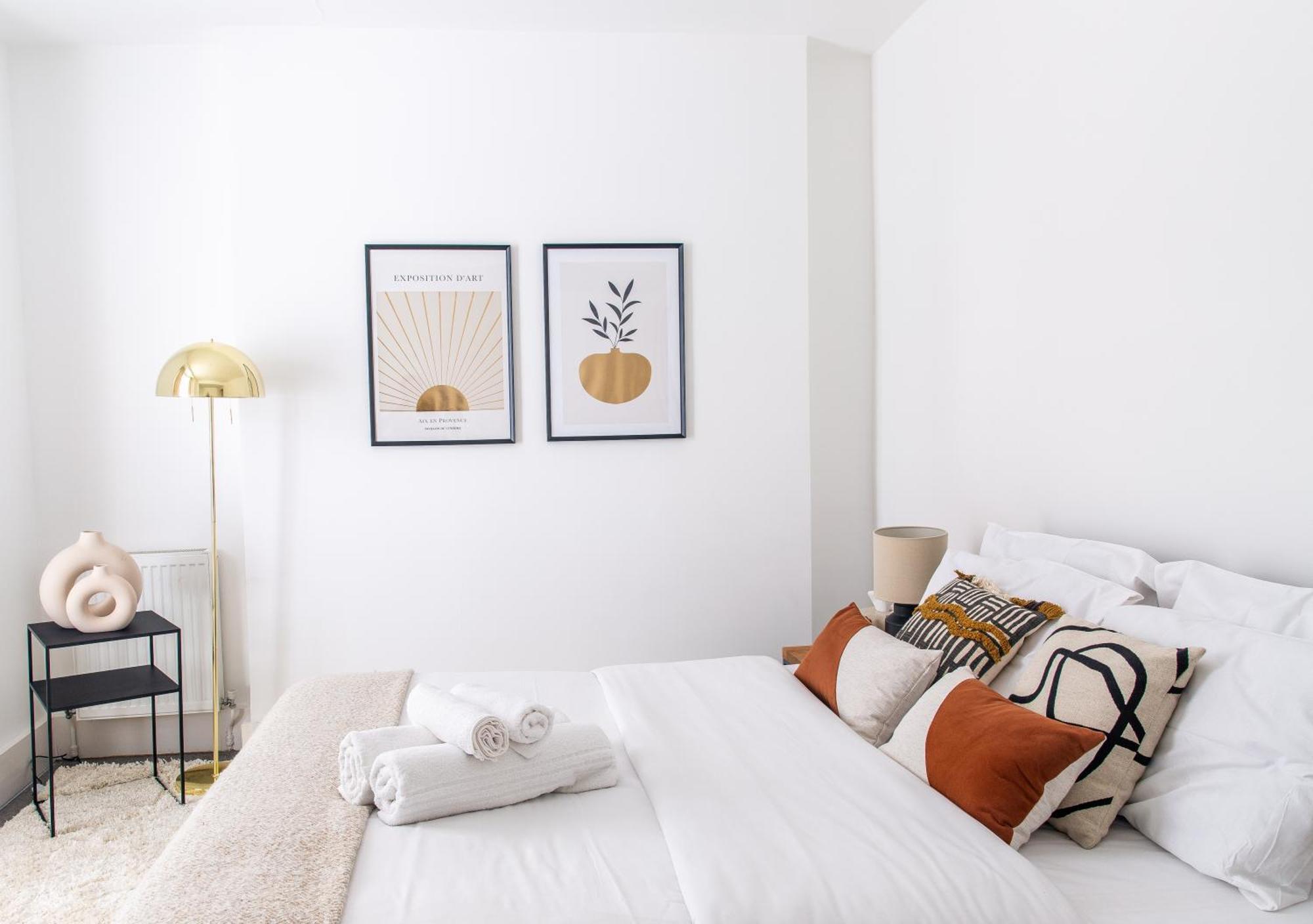 3 Bed- London- Private Garden *